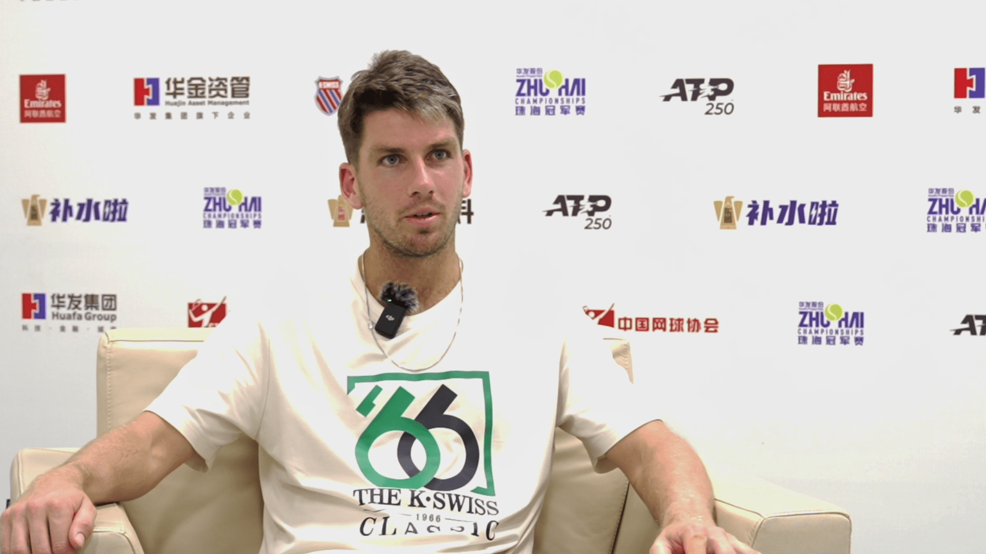 第三人跑动 第三人跑动